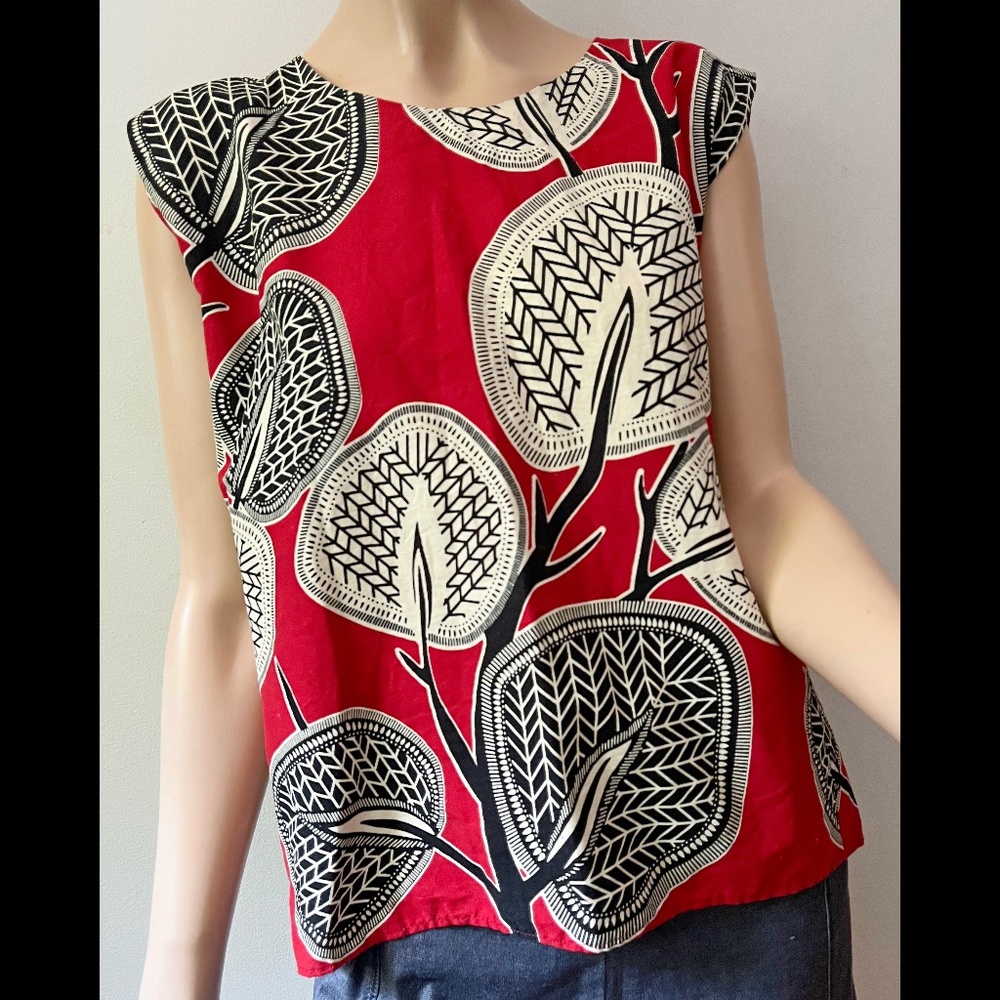 sleeveless cotton blouse bold print crossed back closure S